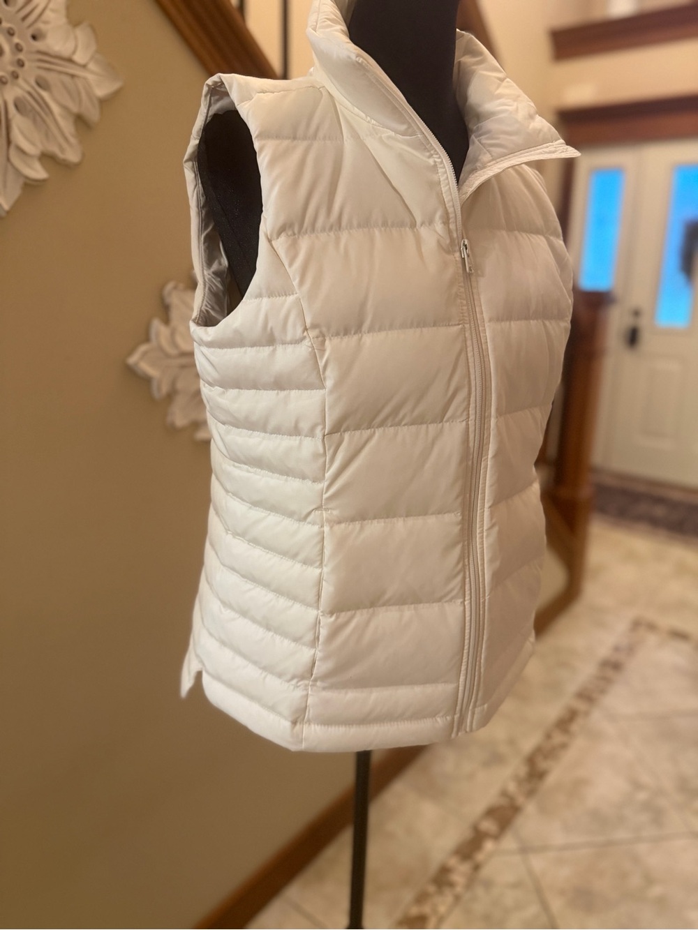 Lands’ End Women’s Puffer Vest Small 6-8 White Quilted Lightweight Full Zip
